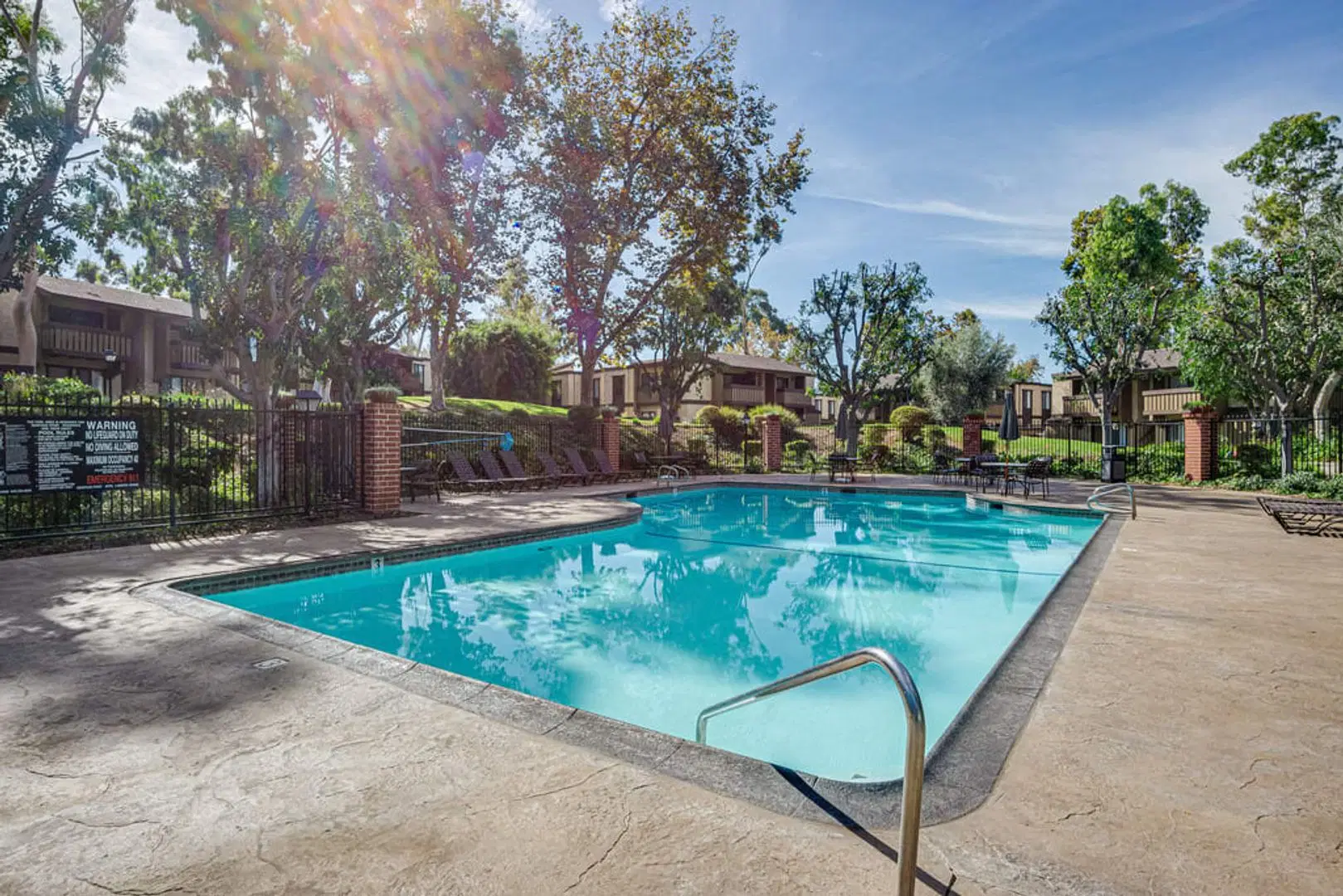 393 Topeka, Irvine – Amenities