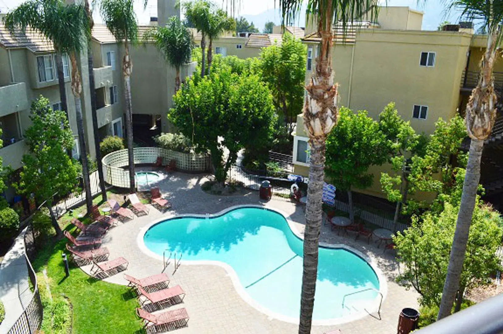 620 N Hollywood Way, Los Angeles – Amenities