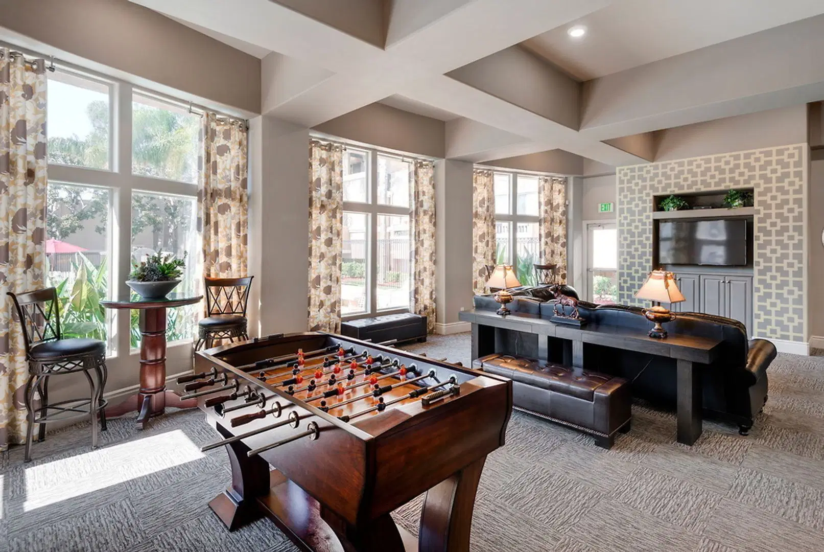 2885 Fairview Road, Irvine – Amenities