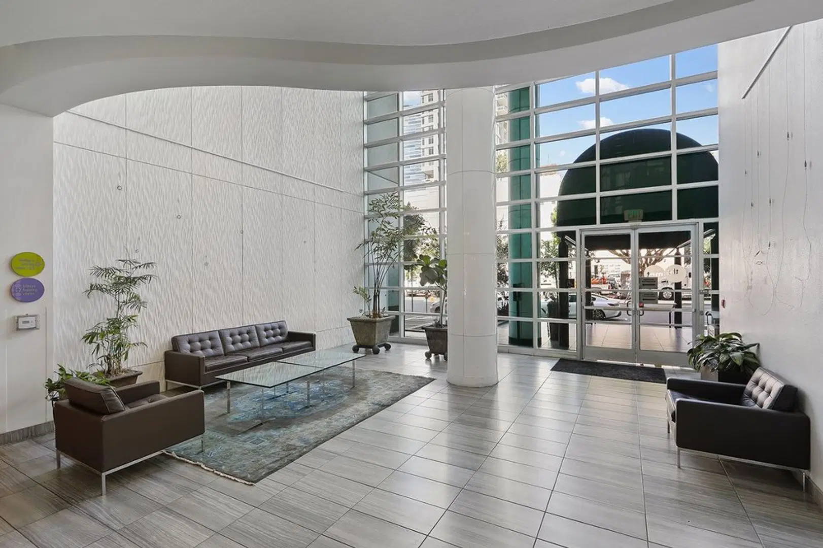 950 S Flower St, Los Angeles – Common Area