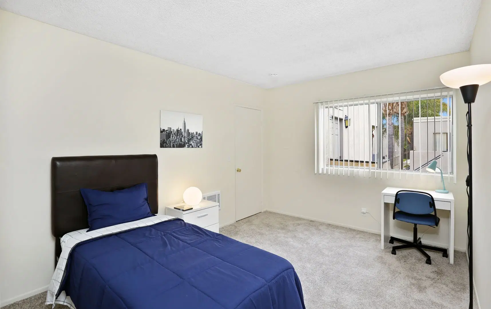 950 S Flower St, Los Angeles – Private Room (2 Bed - 2 Bath)