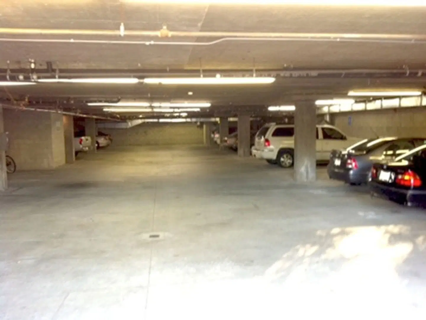 1241 West 37th Place, Los Angeles – Amenities