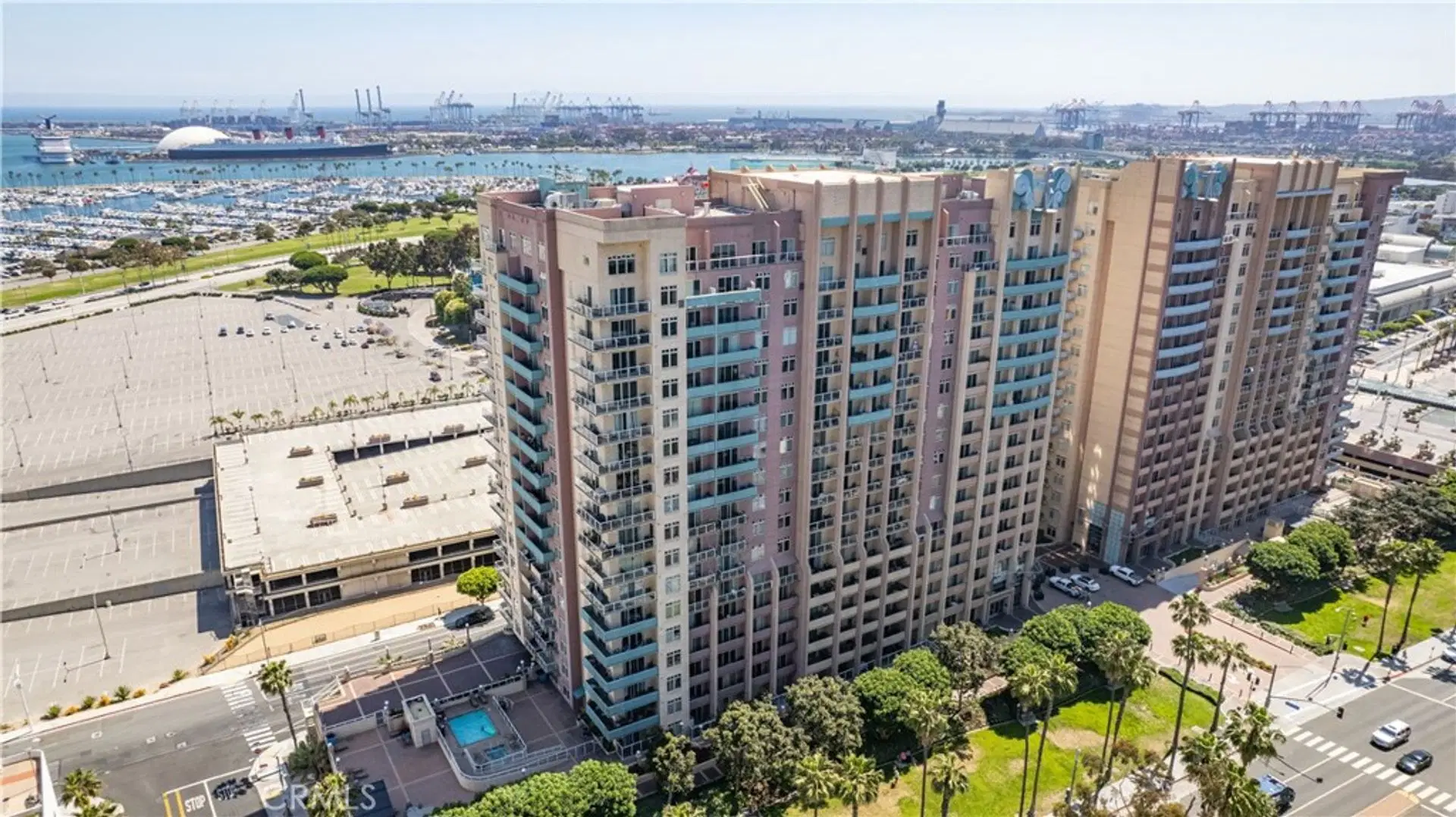 488 E Ocean Blvd, Long Beach – Exterior