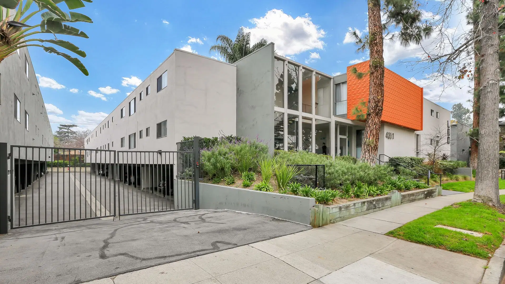 4221 Kling Street, Los Angeles – Exterior