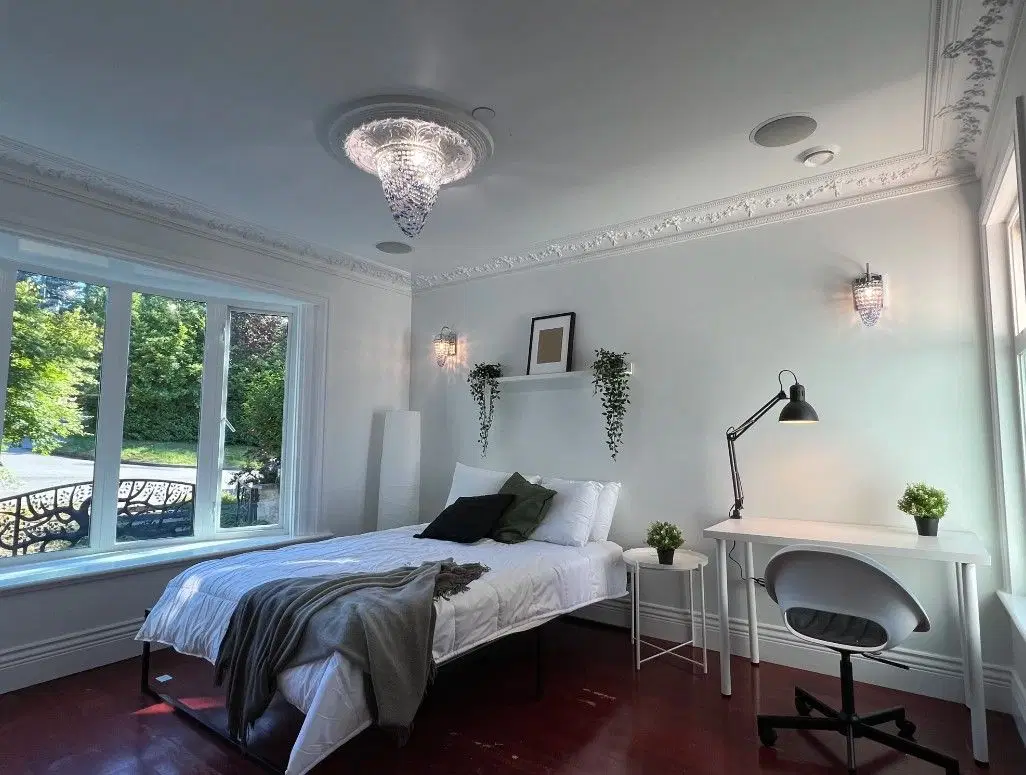 2111 W 34th Avenue, Vancouver – Vatican Room (12 Bed 11 Bath)
